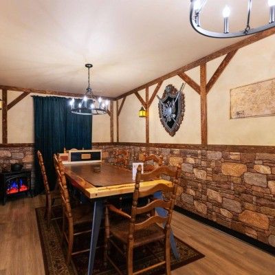 Lord of the Rings Game Room, Crooked Dog Comics