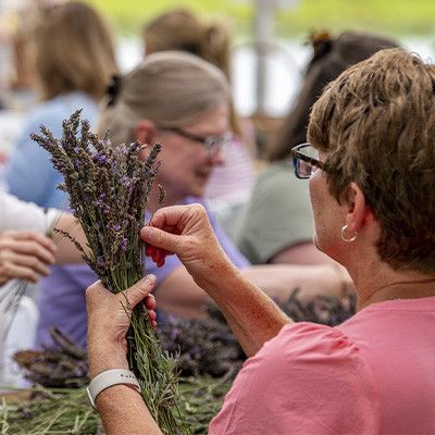 White Barn & Blooms Workshop