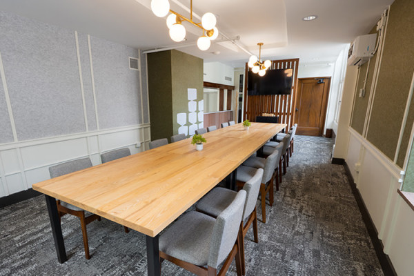 Image file COhatch-Customers-Lounge_255DD8F9-F5C3-FD95-B77C4CB2D747EBE5-255dd7dde7f7c6c_255dde9e-9100-76c5-5a05652b3110aba8.jpg