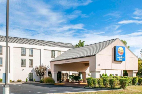 Image file Comfort-Inn-Oxford-Exterior-bb0bfec35056a36_bb0bffd7-5056-a36a-09c4bfe85fd489d3.jpg