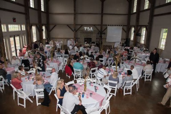Content image Image file Muhlhauser-Barn-tables_3B64BB38-5056-A36A-098710A8D5815E9B-3b64ba945056a36_3b64bb8d-5056-a36a-09c1bf05eec88380.jpg