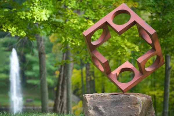 Image file Pyramid-Hill-Sculpture-Garden_fabf79e9-5056-a36a-09f04a1e8a5afb47.jpg