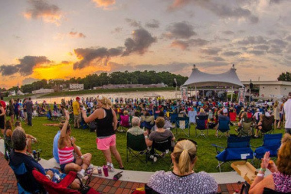 Image file RiversEdge-Sunset_faa96be5-5056-a36a-09784c06265b2582.jpg