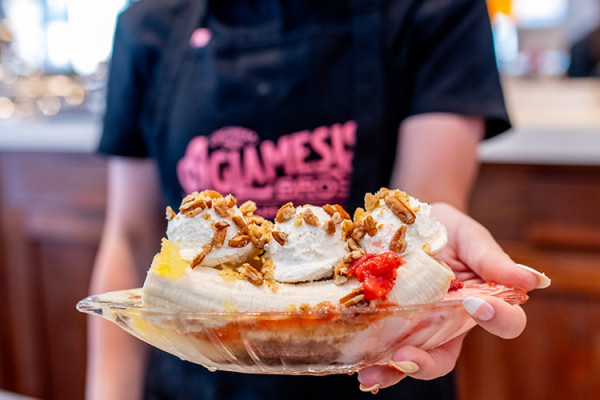 Image file aglamesissundae_E1E3AEF3-E205-2101-7E3EAE2D27C220FB-e1e3abb7069f2b3_e1e3ca09-9c10-4bdf-acb2fc37e8638396.jpg