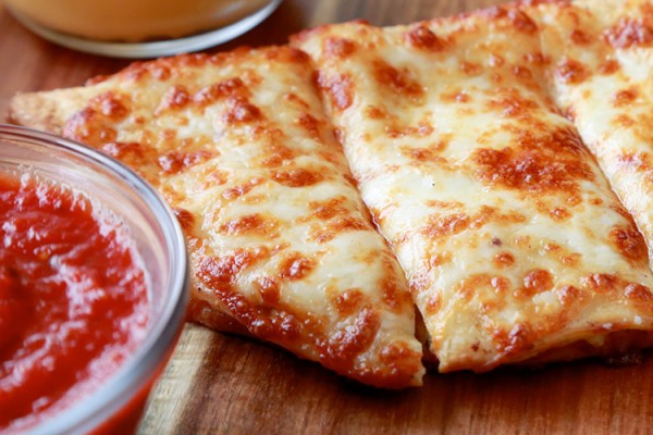 Image file cheesygarlicbreadcassanos_19FFE0A5-5056-A36A-0943D1848BAF0D36-19ffdfdf5056a36_19ffe78b-5056-a36a-09152f2c5a157d41.jpg