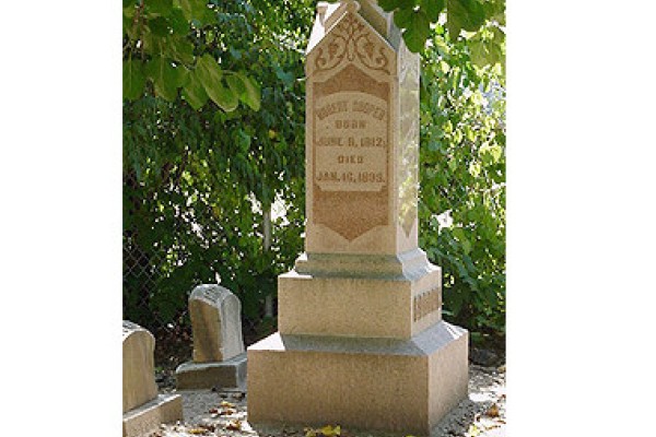 Image file miamichapelcemetary0_fae2d65e-5056-a36a-094086f1e4d597a3.jpg