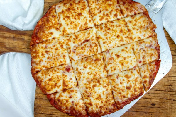 Image file shaddockspizza_52CF036A-5056-A36A-0974E26C5C81989D-52cf027e5056a36_52cf0ad6-5056-a36a-09bf478799c1b300.jpg
