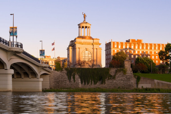 Image file soldersailorspioneersmonument_1695FF18-92DC-94F7-ADE0ADD4C1549BB9-1695fe4de6c3f01_1696050c-b0c7-97cc-c5129c42cd1c13e8.jpg