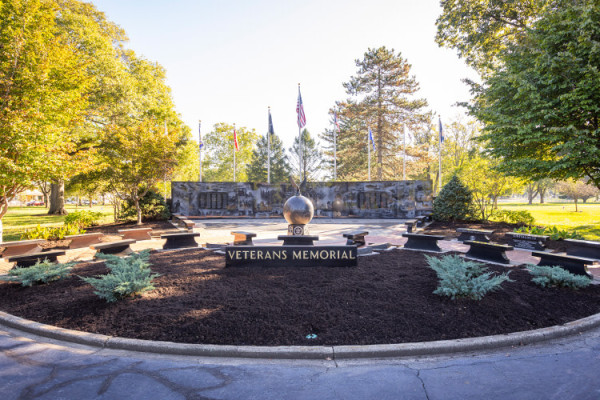 Image file veteransmemorialmiddletown_1854C658-EA56-5D28-EA7F2CDEDF412811-1854c550bbb0fd1_1854cd30-a26c-41e8-151813fa68d15162.jpg