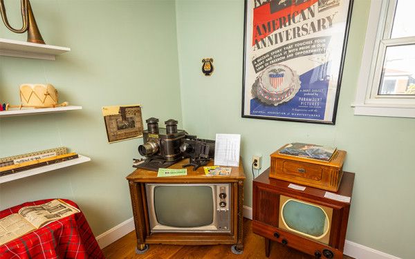 Image file 1910museum_E111E19A-A5C3-28F7-E0F8F27B78ED6E7A-e111e07ba91ba15_e111e8a2-a64b-7b45-51554a7e9132ae7d.jpg