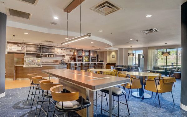 Image file CourtyardCincyNorthBistroBarandBreakfast_19441A70-9FB0-54E5-96C4D1A47A62D1C9-194418d1c272529_194421cb-dd8a-bbaf-de2047b094175081.jpg