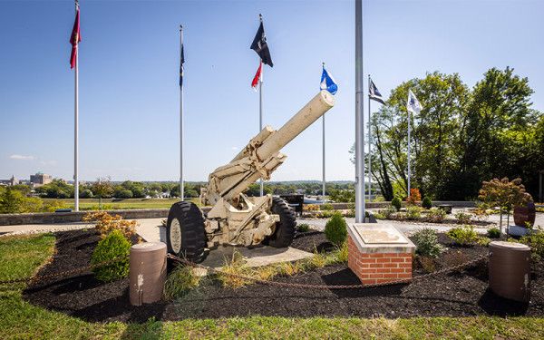 Image file canonbutlercountyveteransmemorial_E1E1C1AD-EE81-9FCA-005E0BC5FDFD1CFA-e1e1c0b5e779f30_e1e1c90b-0cfb-0a8e-93e5fdeb1b4985c9.jpg