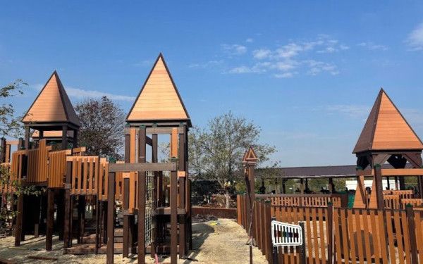 Image file fortlibertyplayland_7D920F8C-F4FE-06AC-856A4B85D7F97B92-7d920d3eb3dc686_7d923227-ef23-6af8-b07f6908f5b5c486.jpg