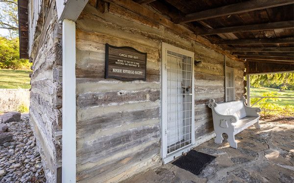 Image file monroepioneercabin_15A69B55-F7A9-D8DF-4FC7B84A4231E6C0-15a699d7ed4d3a2_15a6a14c-da49-8d9c-c9334651a3f448ba.jpg