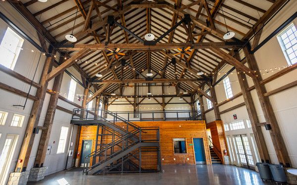 Image file muhlauserbarninterior_161A3AEA-D3EE-C1F3-E0F7760F332FC27C-161a39bcbf9abad_161a4125-ff81-31fc-80591dfc0a96a879.jpg