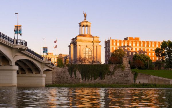 Image file soldersailorspioneersmonument_1695FF18-92DC-94F7-ADE0ADD4C1549BB9-1695fe4de6c3f01_1696050c-b0c7-97cc-c5129c42cd1c13e8.jpg