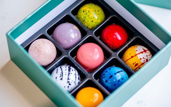 Image file stratochocolates_79485CD0-9EE6-9EBD-20AA34F5CA34C9DC-79485aaddfadf57_79486570-c3b6-ebeb-54e5bd331bbc614b.jpg