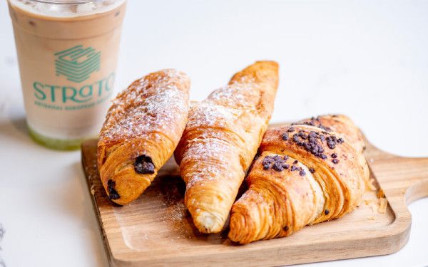 Image file stratocroissants_7946A5AA-93E7-60AE-6003FFF8F7F9206A-7946a489a8e9480_7946ae6b-d2b6-e5d0-b4724df171891344.jpg