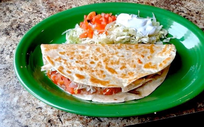 Image file tresamigosquesadilla_2169790C-5056-A36A-0907A4EBEAAD0746-216978335056a36_2169804b-5056-a36a-099fc7512240c7e2.jpg