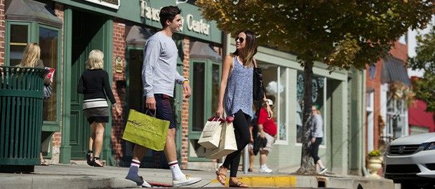 Couple Shopping Uptown Oxford